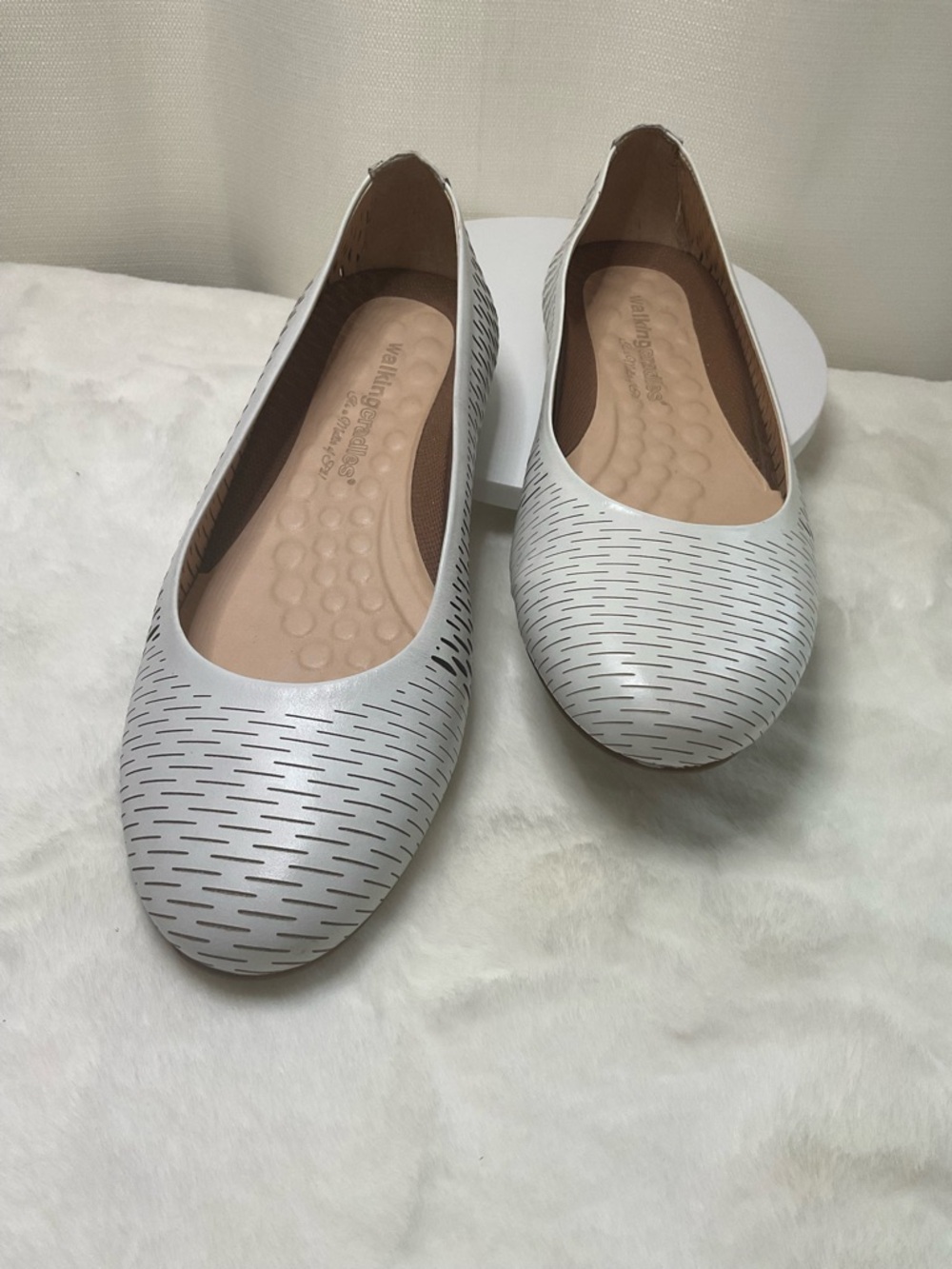 Walking Cradles Genuine Leather Perforated Ballet Flats - Size 10W